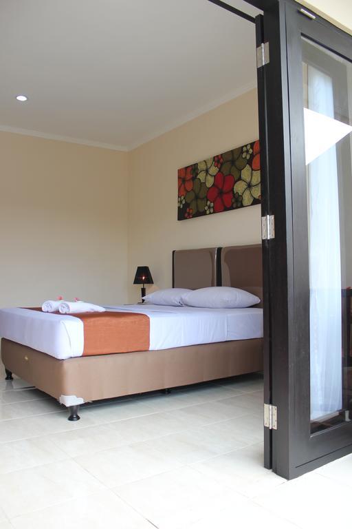 Hotel Puri Nusantara Кута Екстер'єр фото