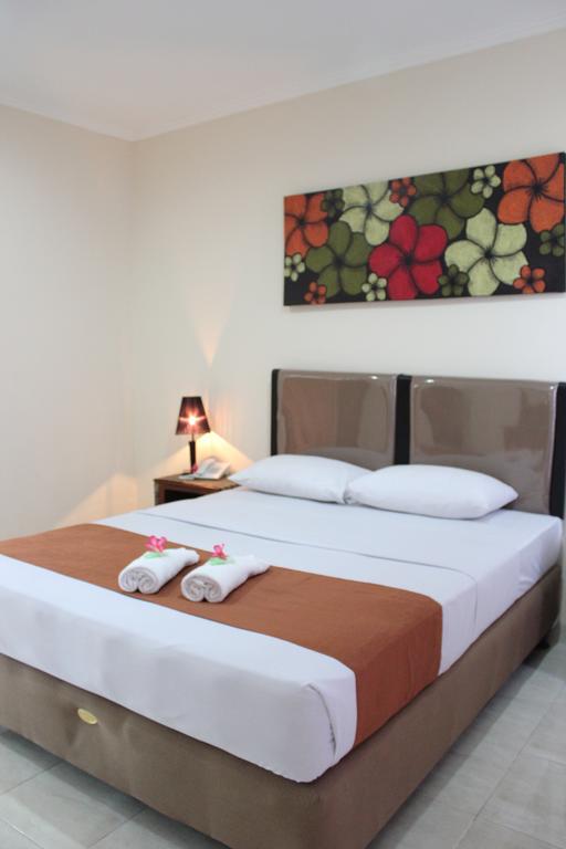 Hotel Puri Nusantara Кута Екстер'єр фото