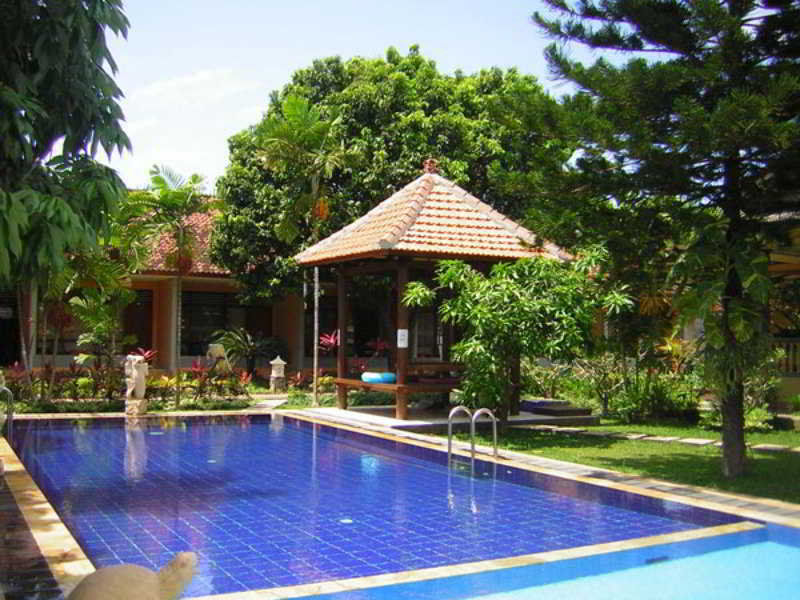 Hotel Puri Nusantara Кута Екстер'єр фото